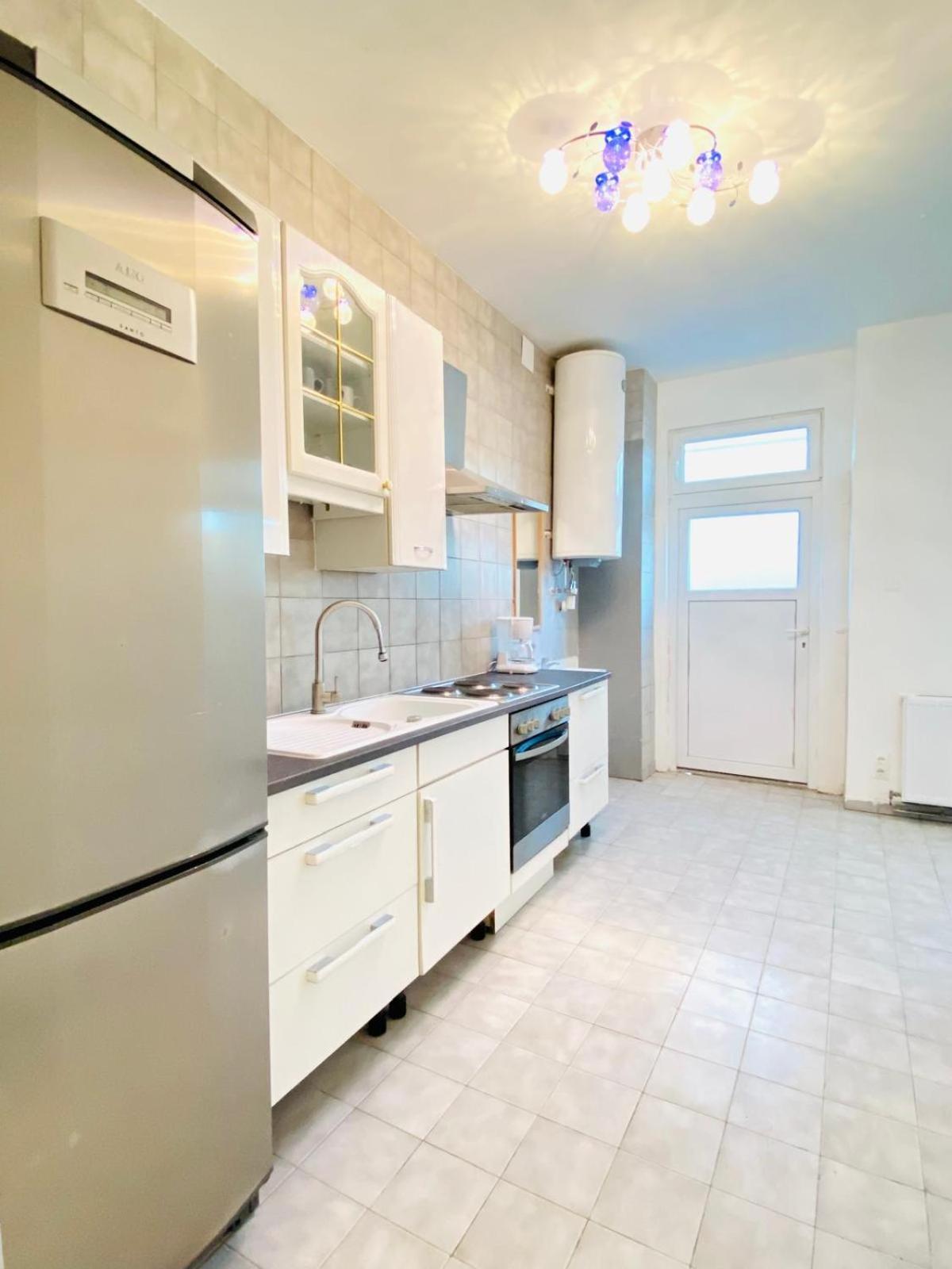 Bright 5Br Shared Apartment W Great Transport Link Wenen Buitenkant foto
