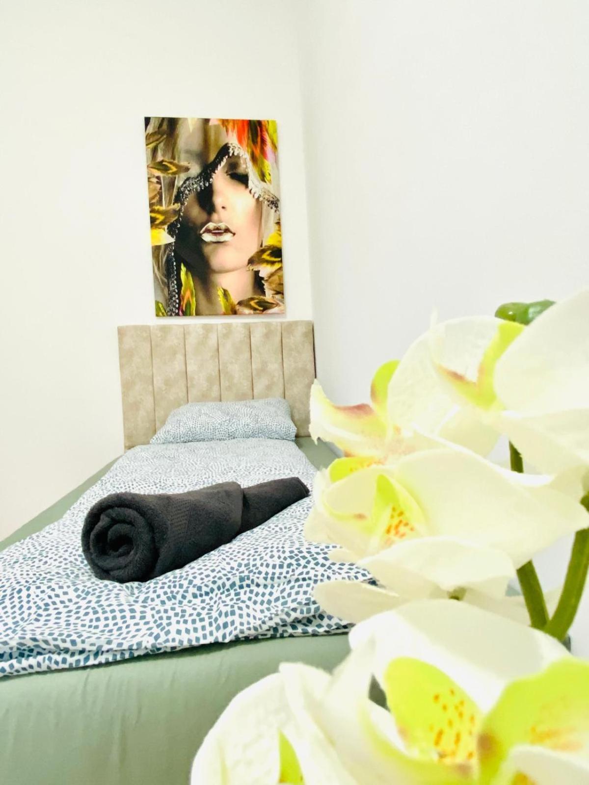 Bright 5Br Shared Apartment W Great Transport Link Wenen Buitenkant foto