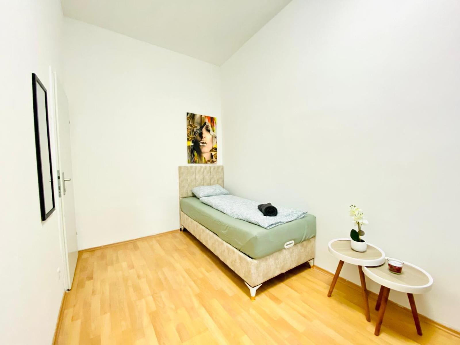 Bright 5Br Shared Apartment W Great Transport Link Wenen Buitenkant foto