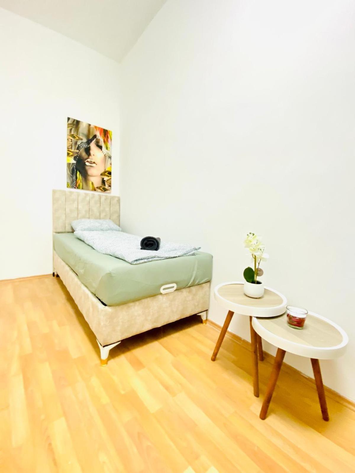 Bright 5Br Shared Apartment W Great Transport Link Wenen Buitenkant foto