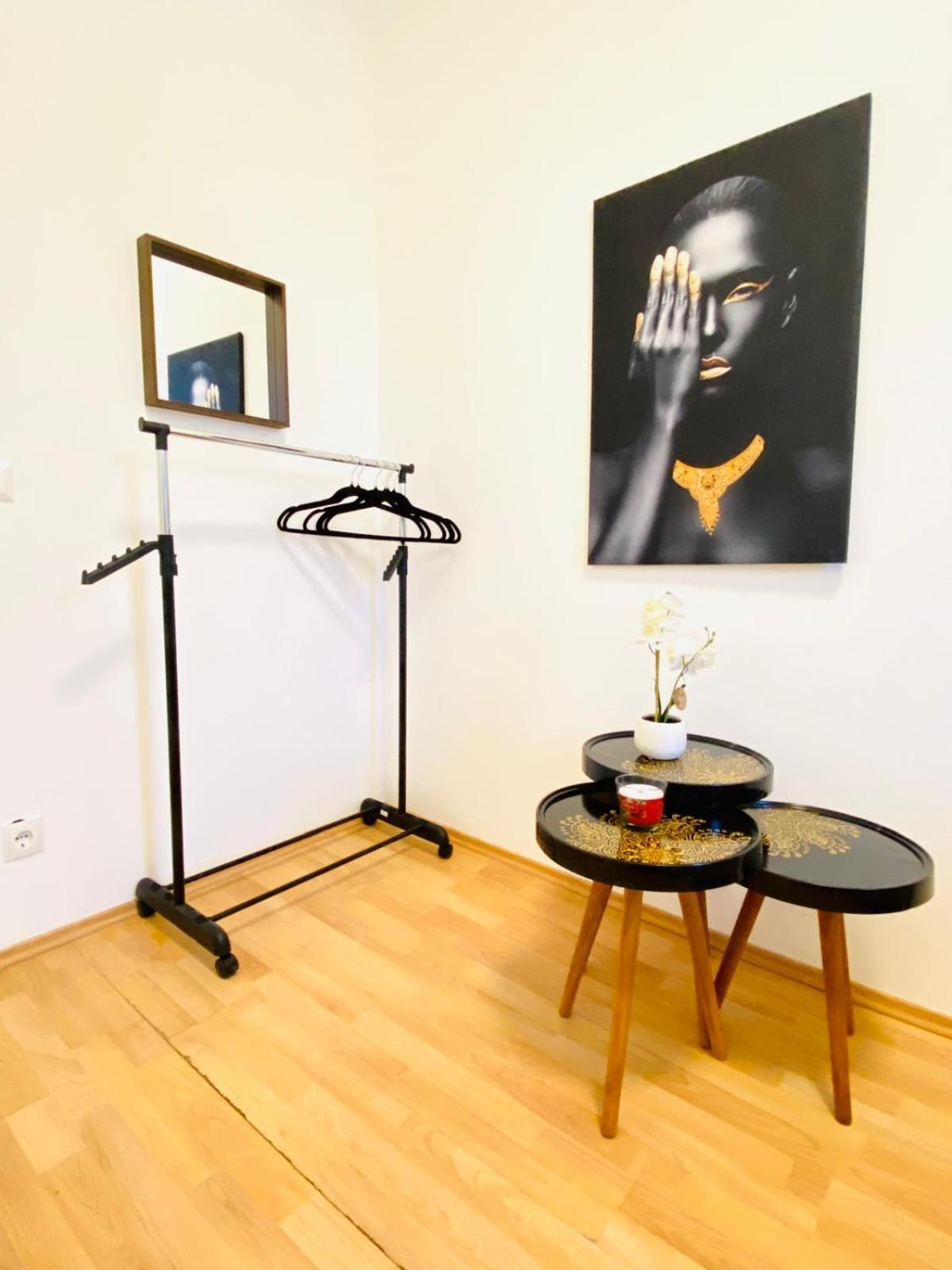 Bright 5Br Shared Apartment W Great Transport Link Wenen Buitenkant foto