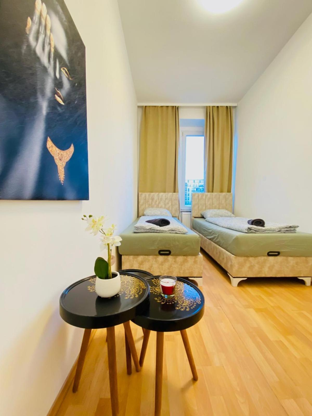 Bright 5Br Shared Apartment W Great Transport Link Wenen Buitenkant foto