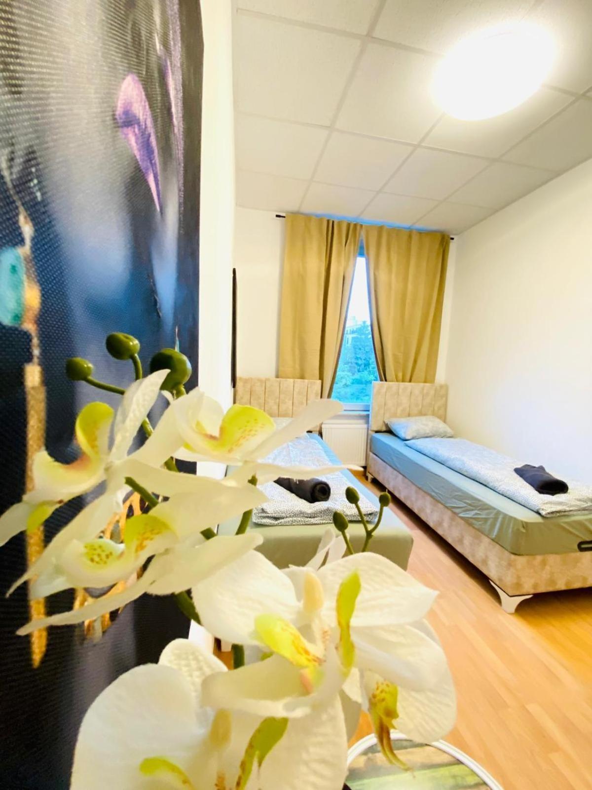 Bright 5Br Shared Apartment W Great Transport Link Wenen Buitenkant foto