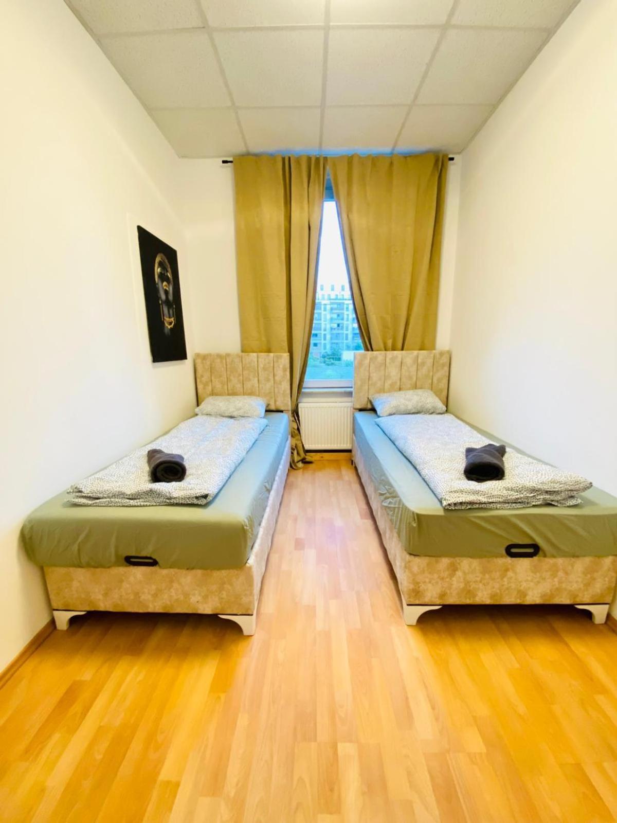 Bright 5Br Shared Apartment W Great Transport Link Wenen Buitenkant foto