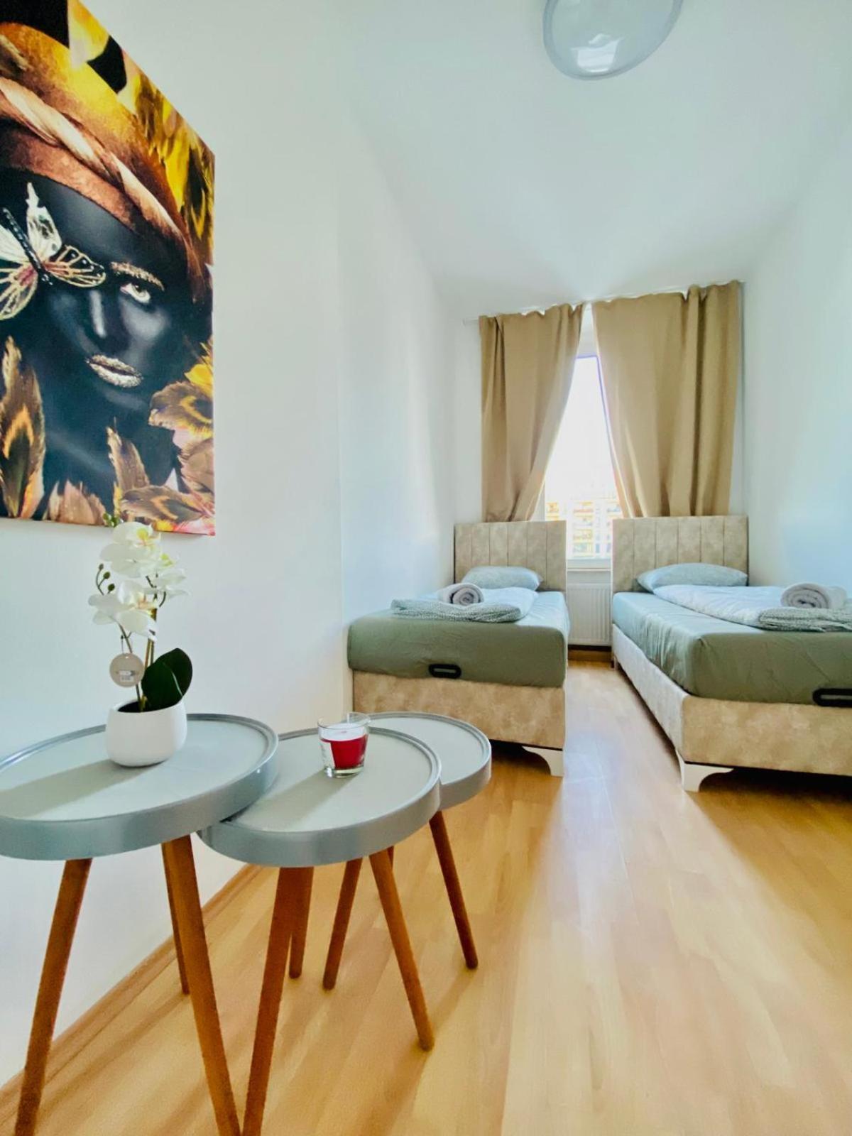 Bright 5Br Shared Apartment W Great Transport Link Wenen Buitenkant foto