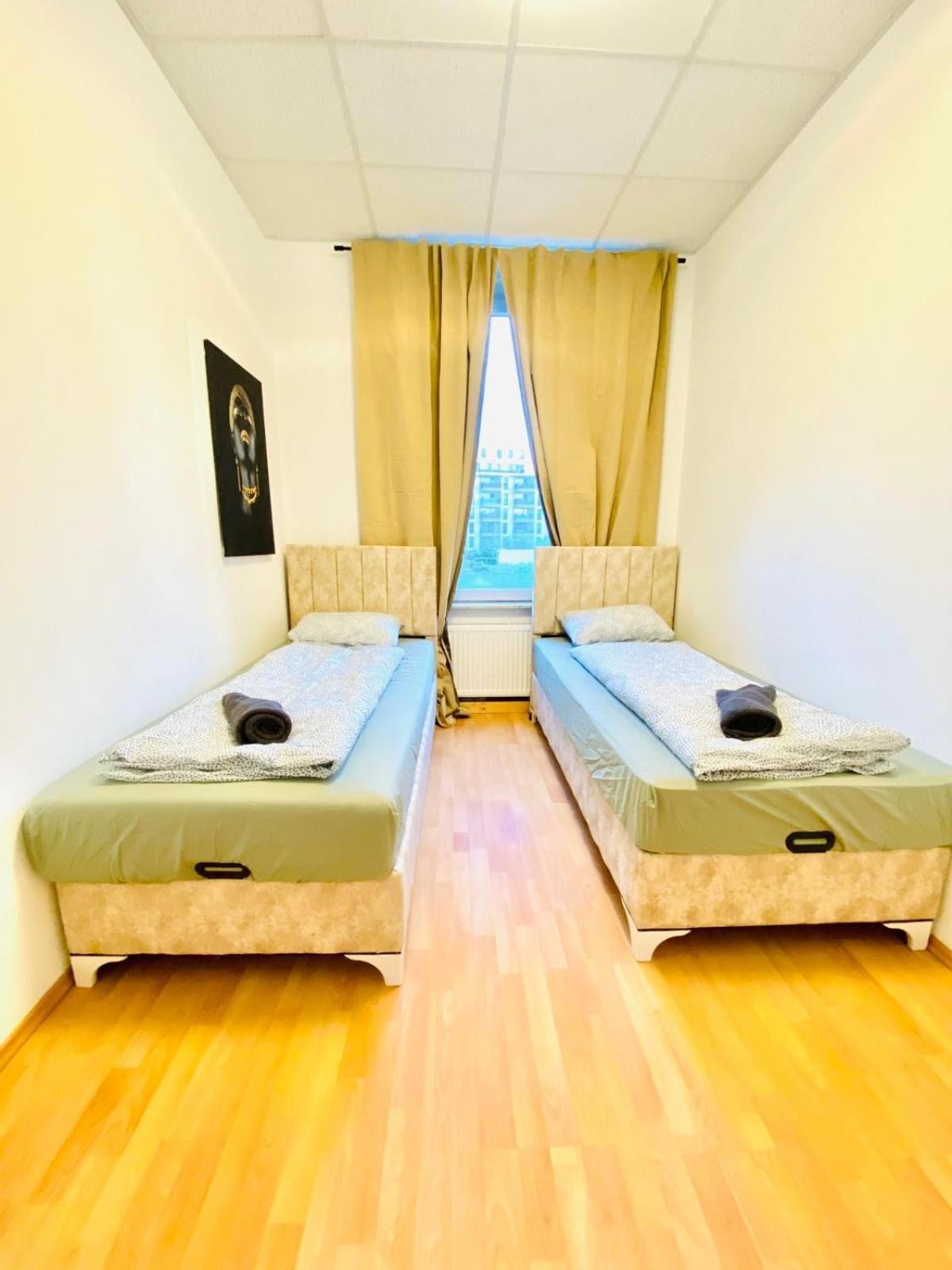 Bright 5Br Shared Apartment W Great Transport Link Wenen Buitenkant foto