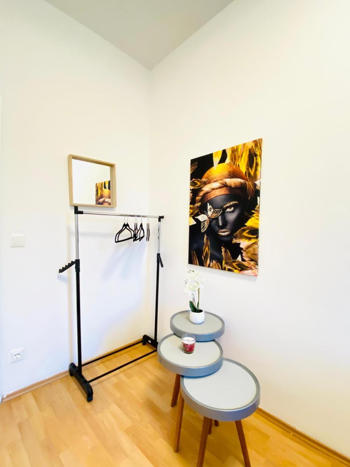 Bright 5Br Shared Apartment W Great Transport Link Wenen Buitenkant foto