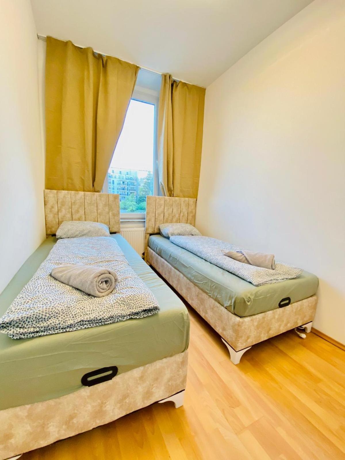 Bright 5Br Shared Apartment W Great Transport Link Wenen Buitenkant foto