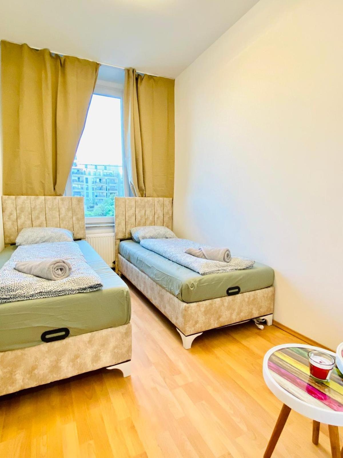 Bright 5Br Shared Apartment W Great Transport Link Wenen Buitenkant foto