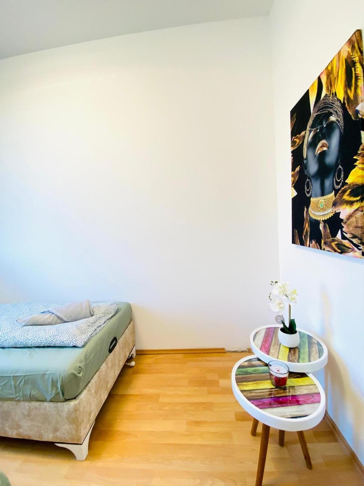 Bright 5Br Shared Apartment W Great Transport Link Wenen Buitenkant foto